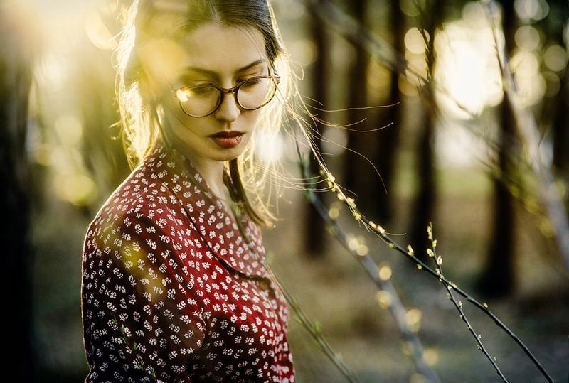 Fotografia portretowa: jak uchwycić naturalne emocje i profesjonalny efekt?