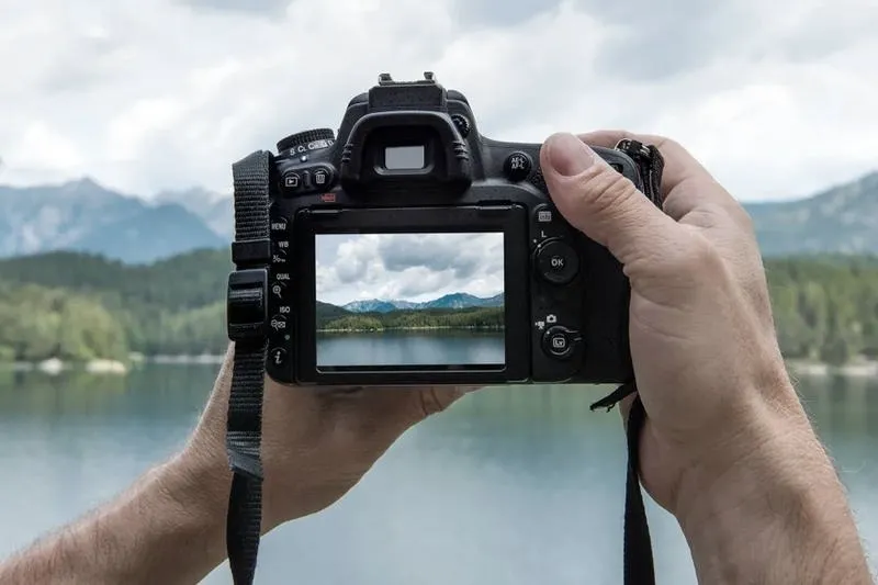 Niech Twój fotograf poczuje się doceniony: jak podziękować za niezapomniane kadry?