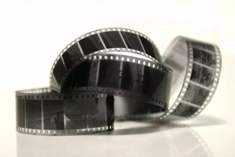 Bezpieczne wyjmowanie filmu